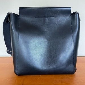 Everlane Form Bag in Black